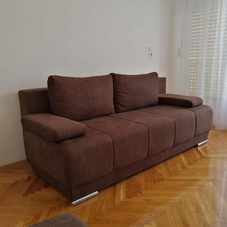 Apartments Leptiric โปดสตรานา ภายนอก รูปภาพ