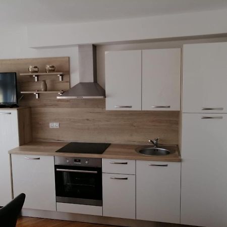 Apartments Leptiric โปดสตรานา ภายนอก รูปภาพ