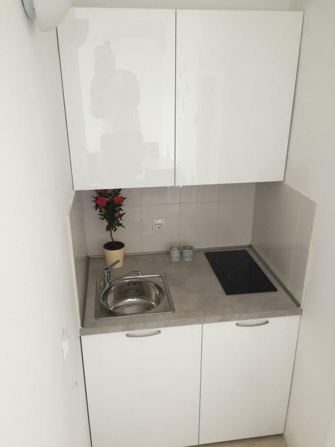 Apartments Leptiric โปดสตรานา ภายนอก รูปภาพ